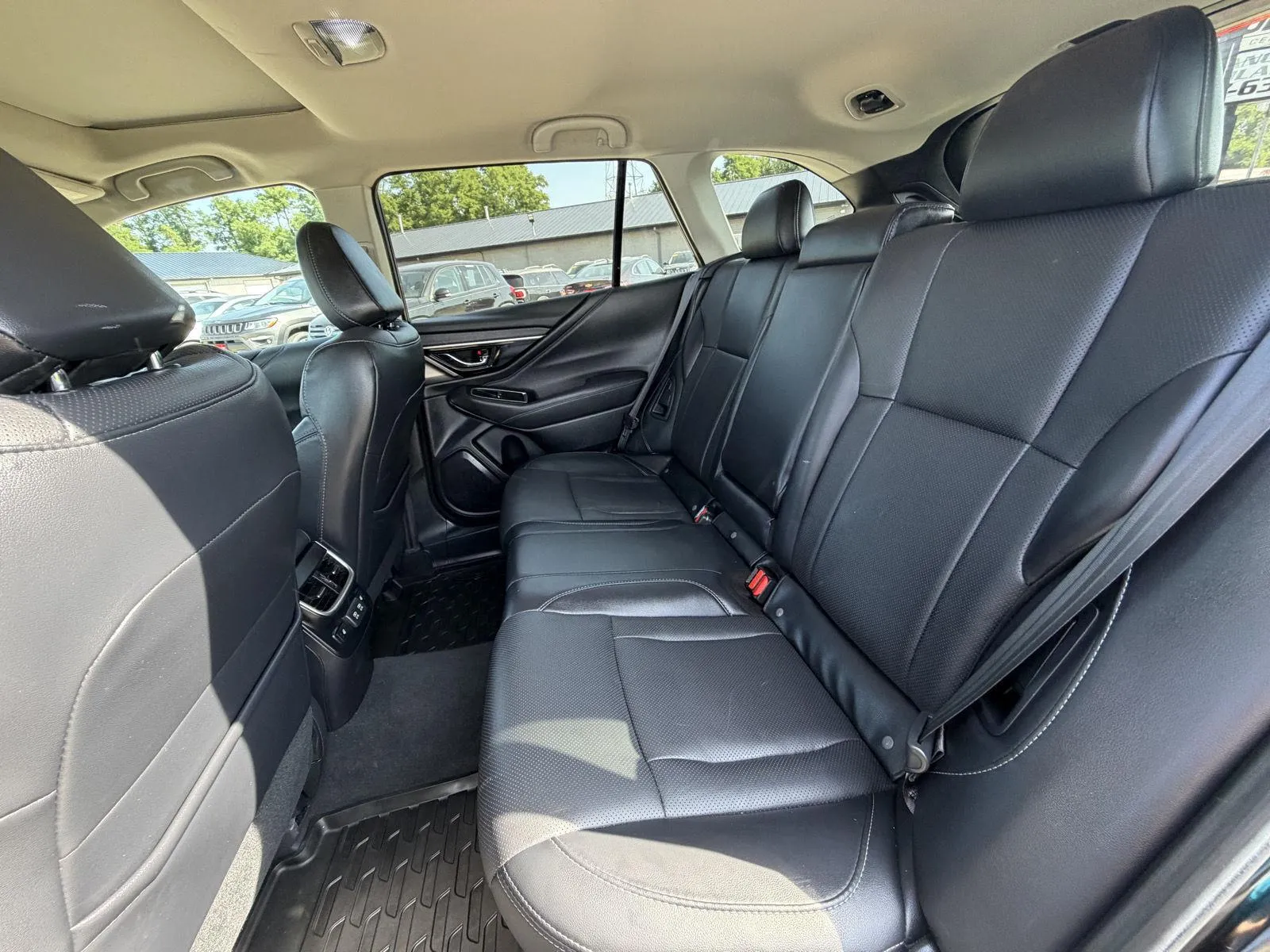 Subaru Outback photo 17