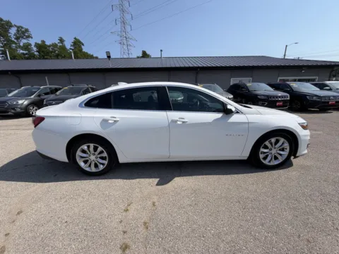 More photos of 2019 Chevrolet Malibu LT at Houdek Auto Center, IA