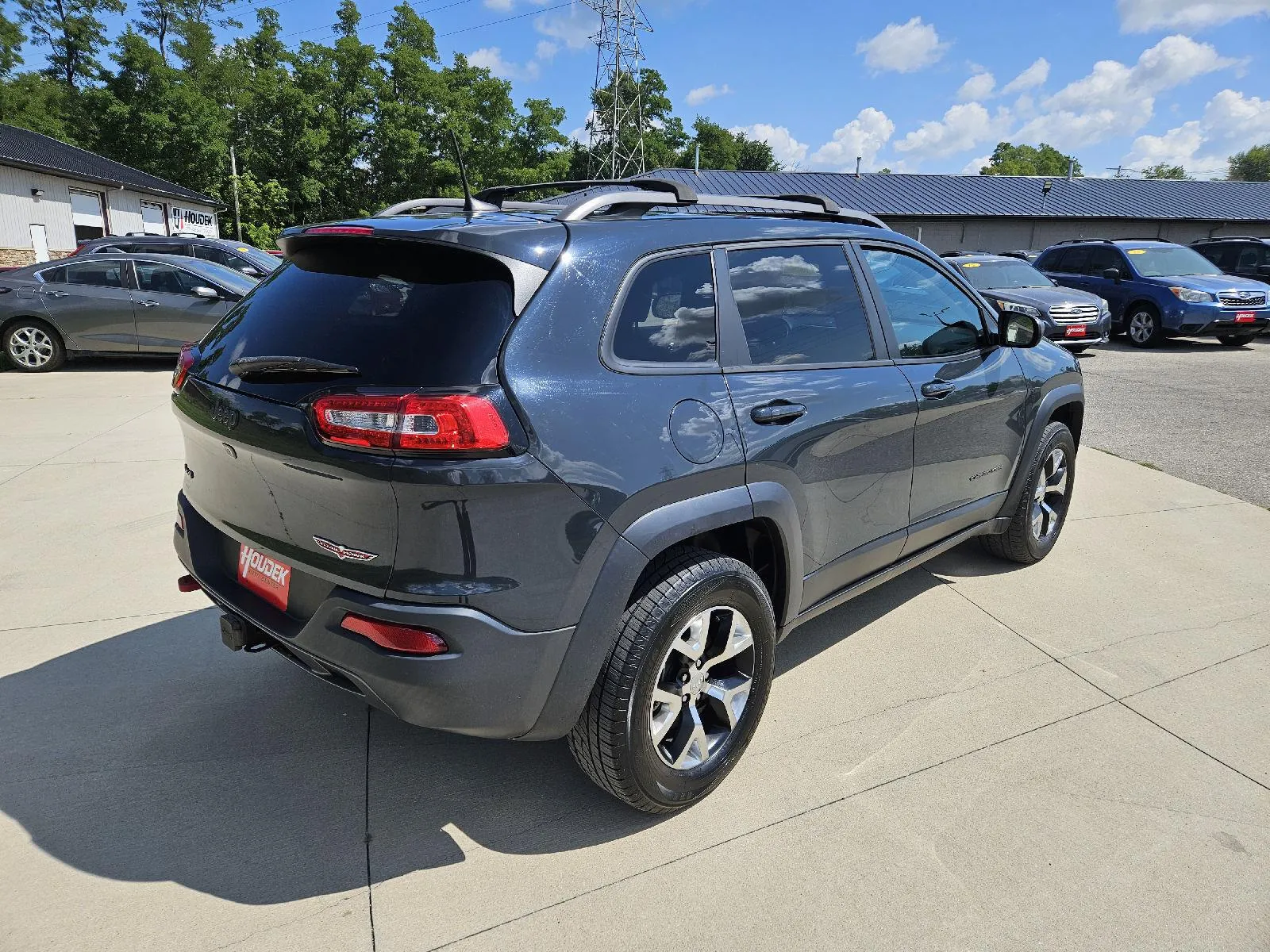 Jeep Cherokee photo 6