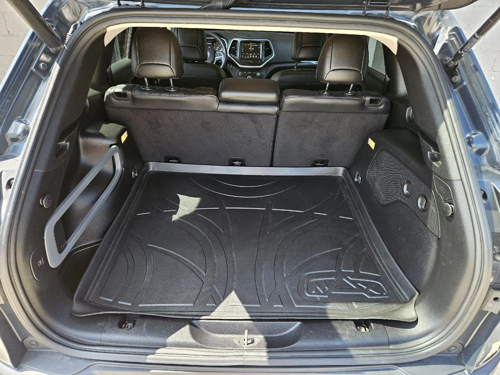 Jeep Cherokee photo 19