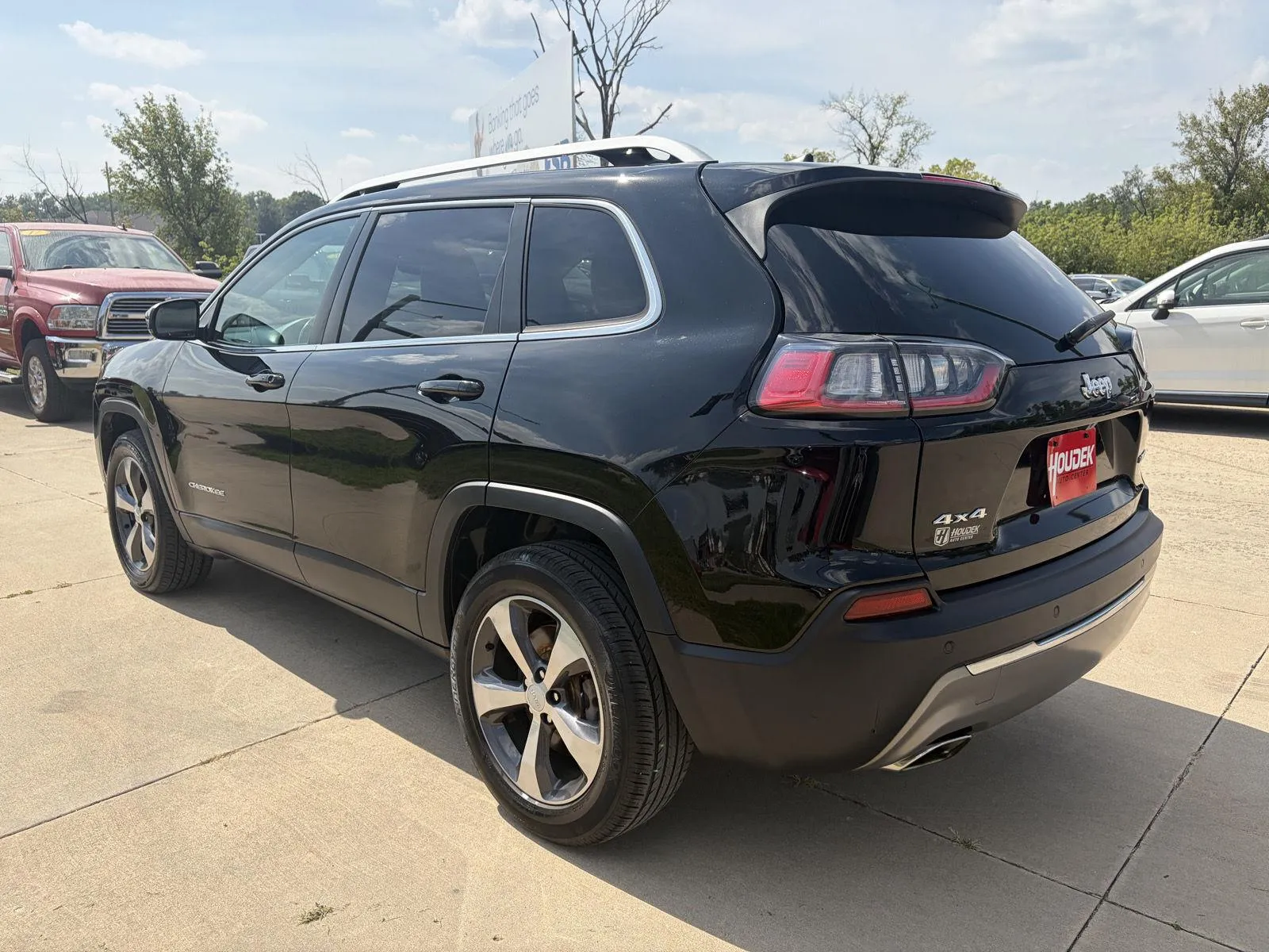Jeep Cherokee photo 6