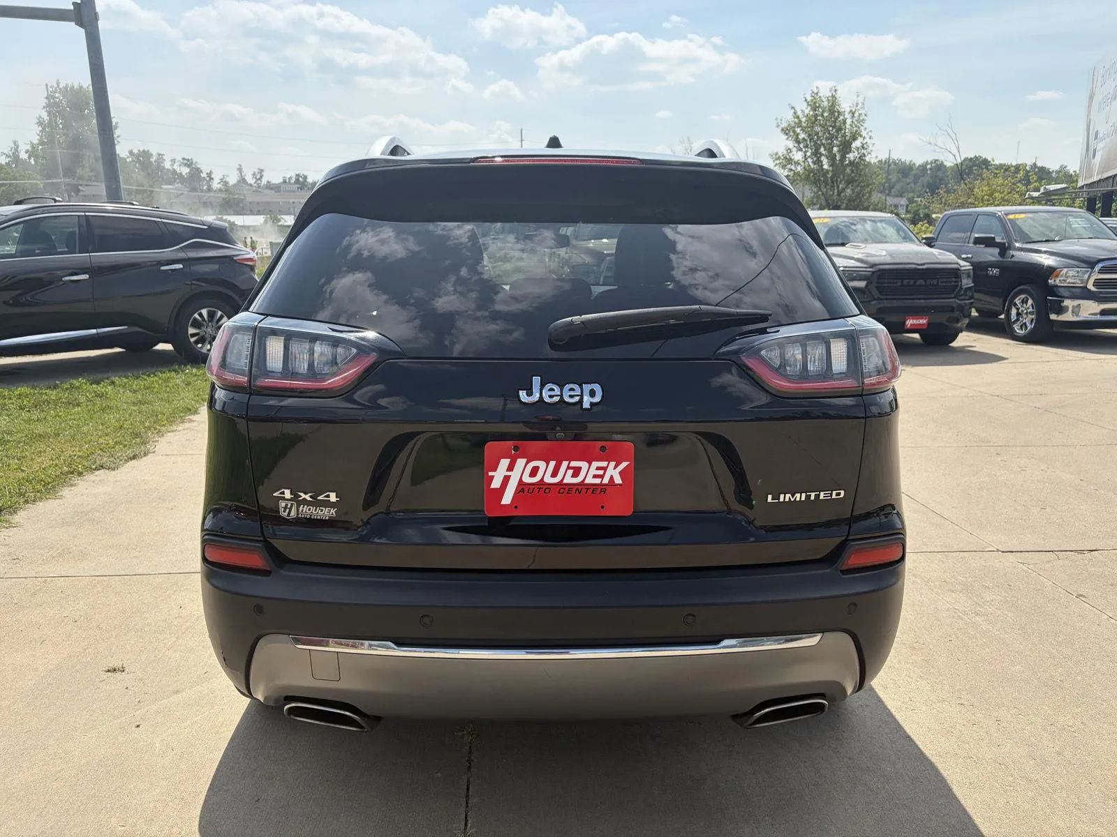 Jeep Cherokee photo 7