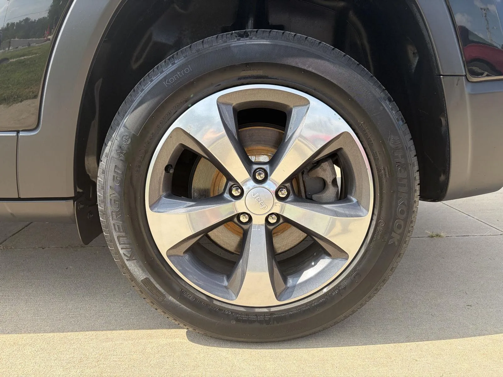Jeep Cherokee photo 9