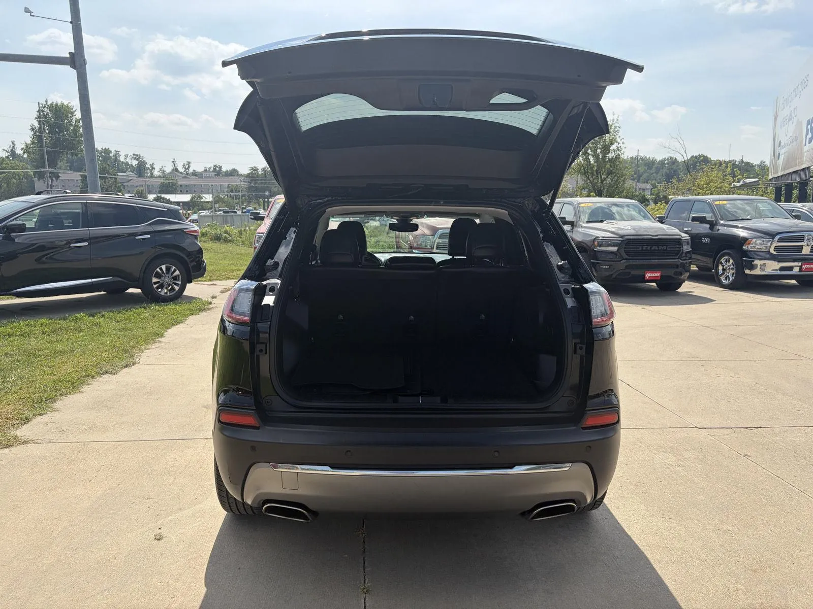 Jeep Cherokee photo 22
