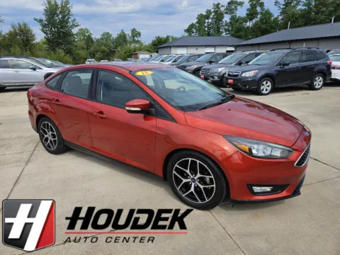 Red 2018 Ford Focus SEL for sale in Marion, IA