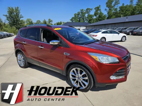 Red 2014 Ford Escape SE for sale in Marion, IA