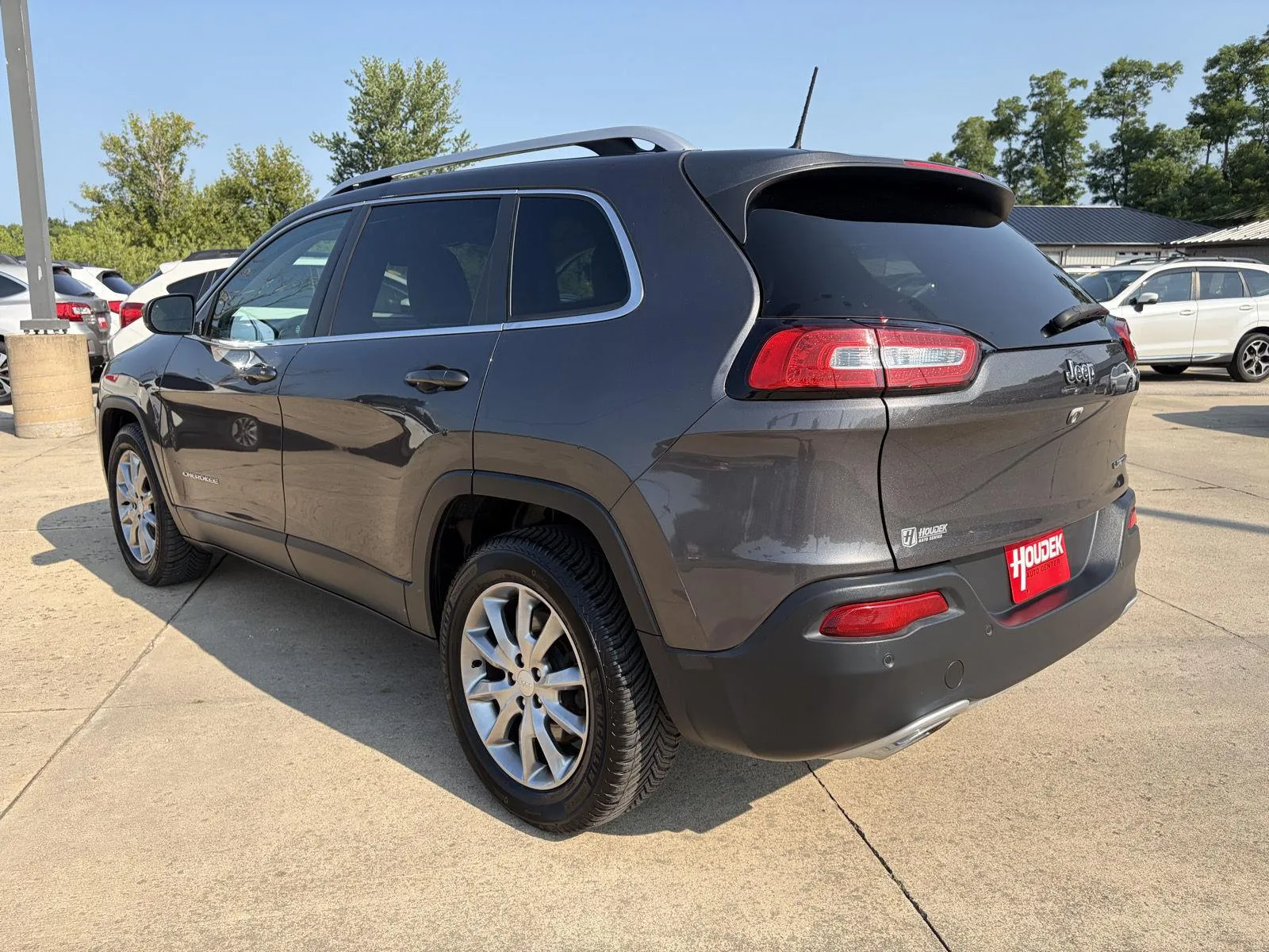 Jeep Cherokee photo 6