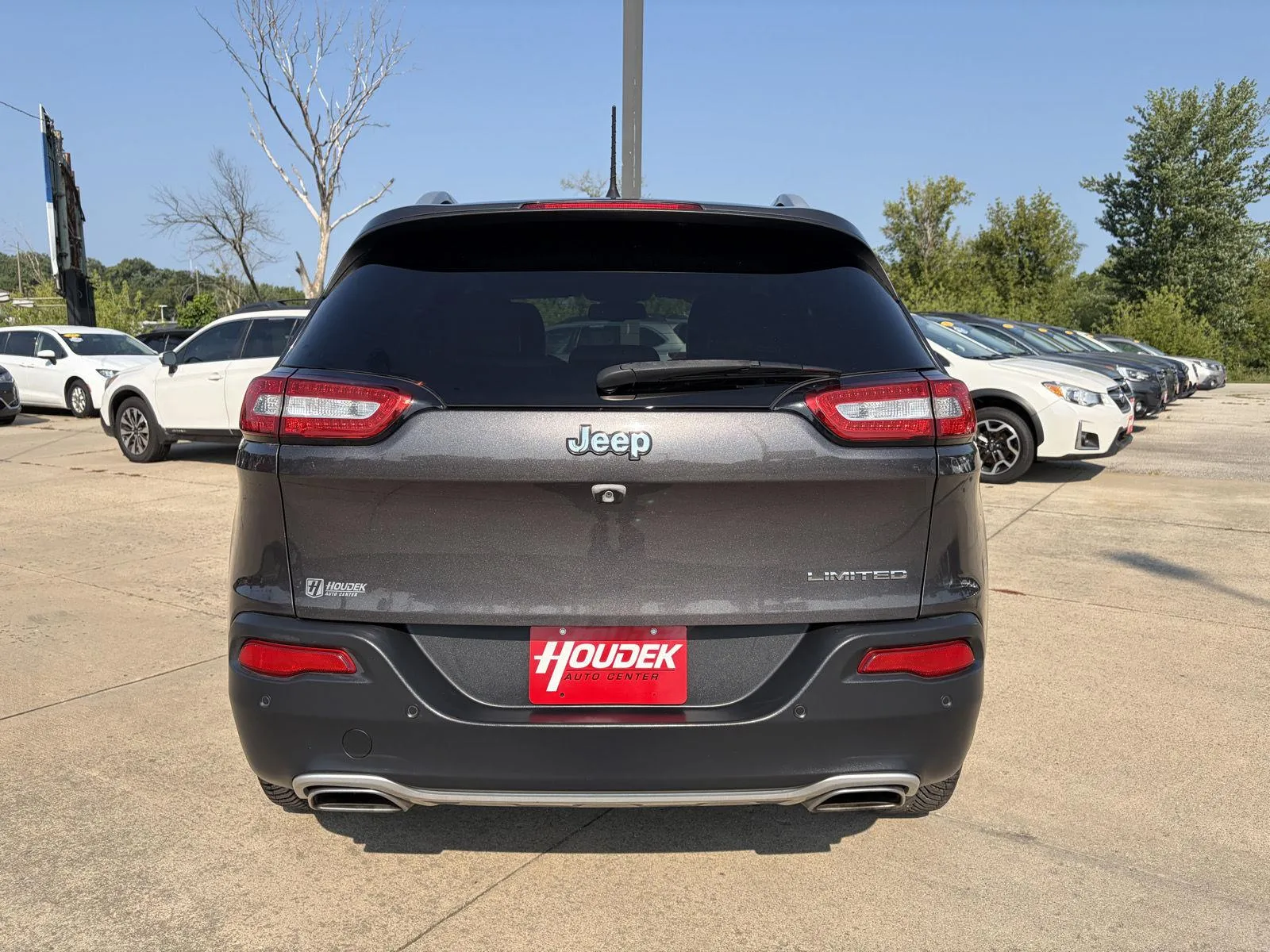 Jeep Cherokee photo 7