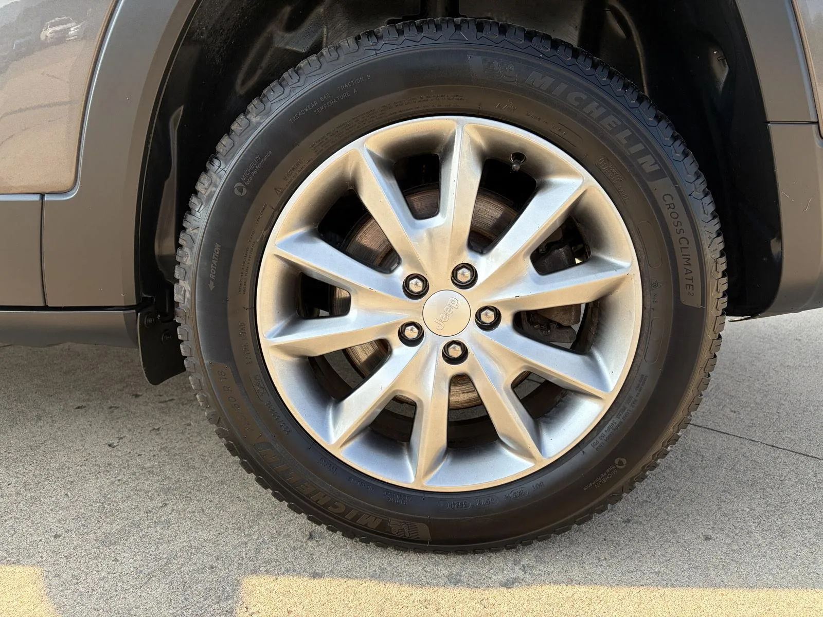 Jeep Cherokee photo 9