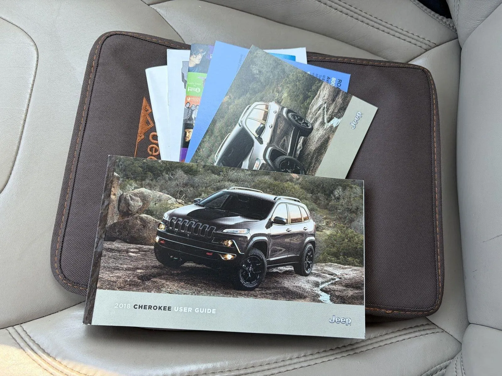 Jeep Cherokee photo 24