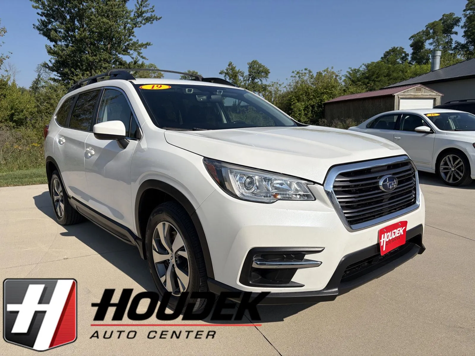 White 2019 Subaru Ascent Premium for sale in Marion, IA
