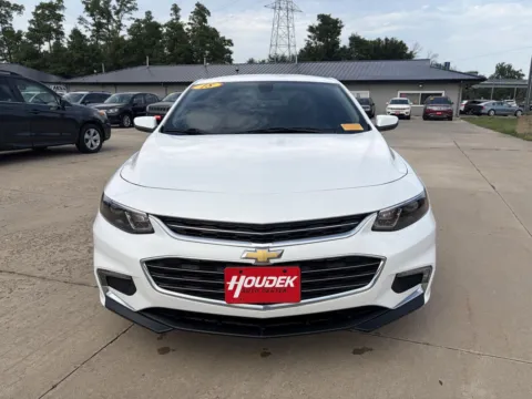Photos of 2018 Chevrolet Malibu LT for sale in Marion, IA at Houdek Auto Center