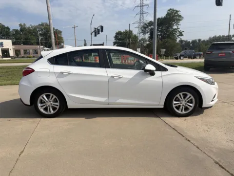More photos of 2017 Chevrolet Cruze LT at Houdek Auto Center, IA