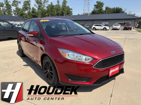 Red 2015 Ford Focus SE for sale in Marion, IA