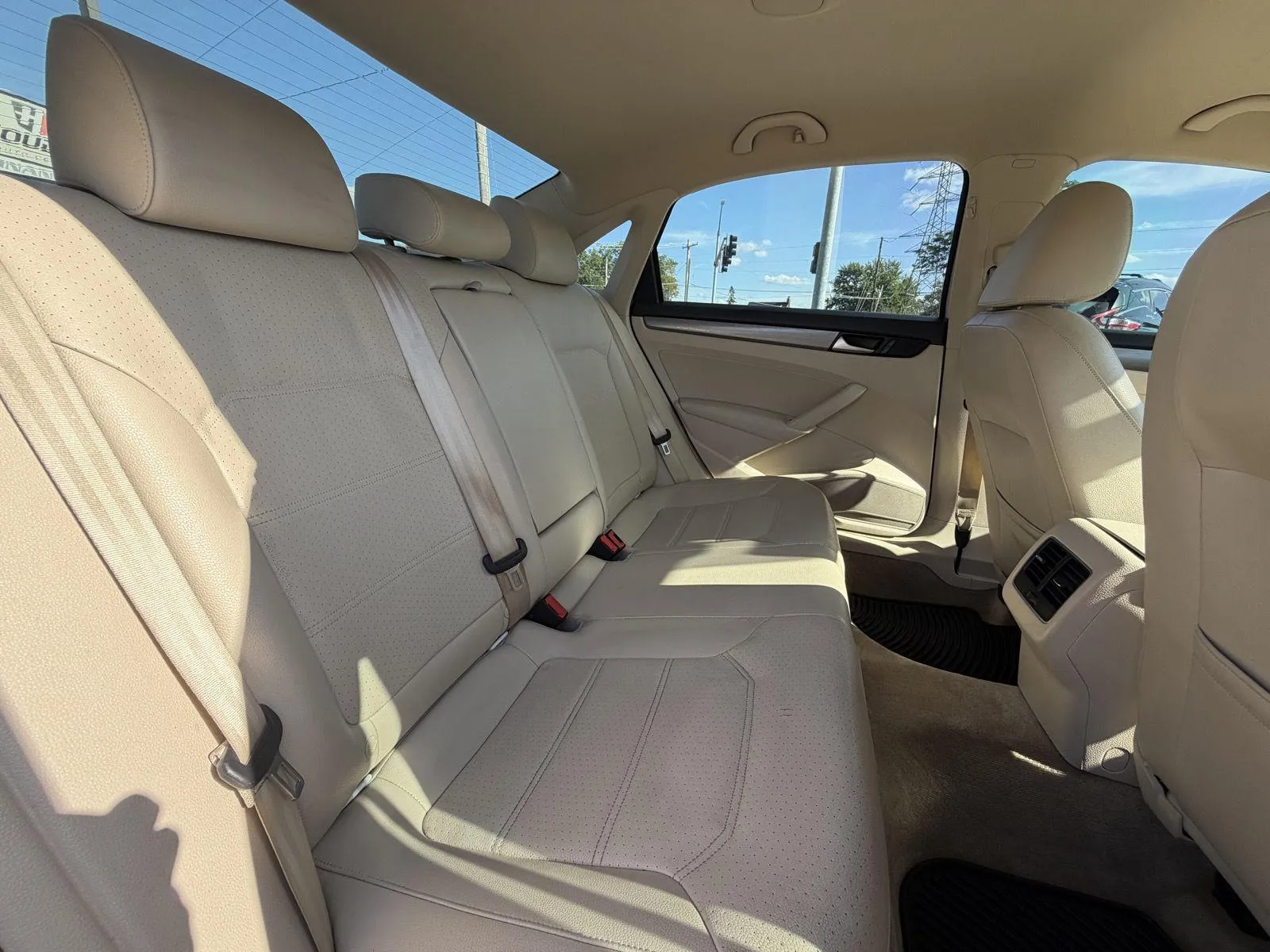Volkswagen Passat photo 16