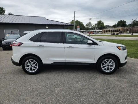 More photos of 2022 Ford Edge SEL at Houdek Auto Center, IA