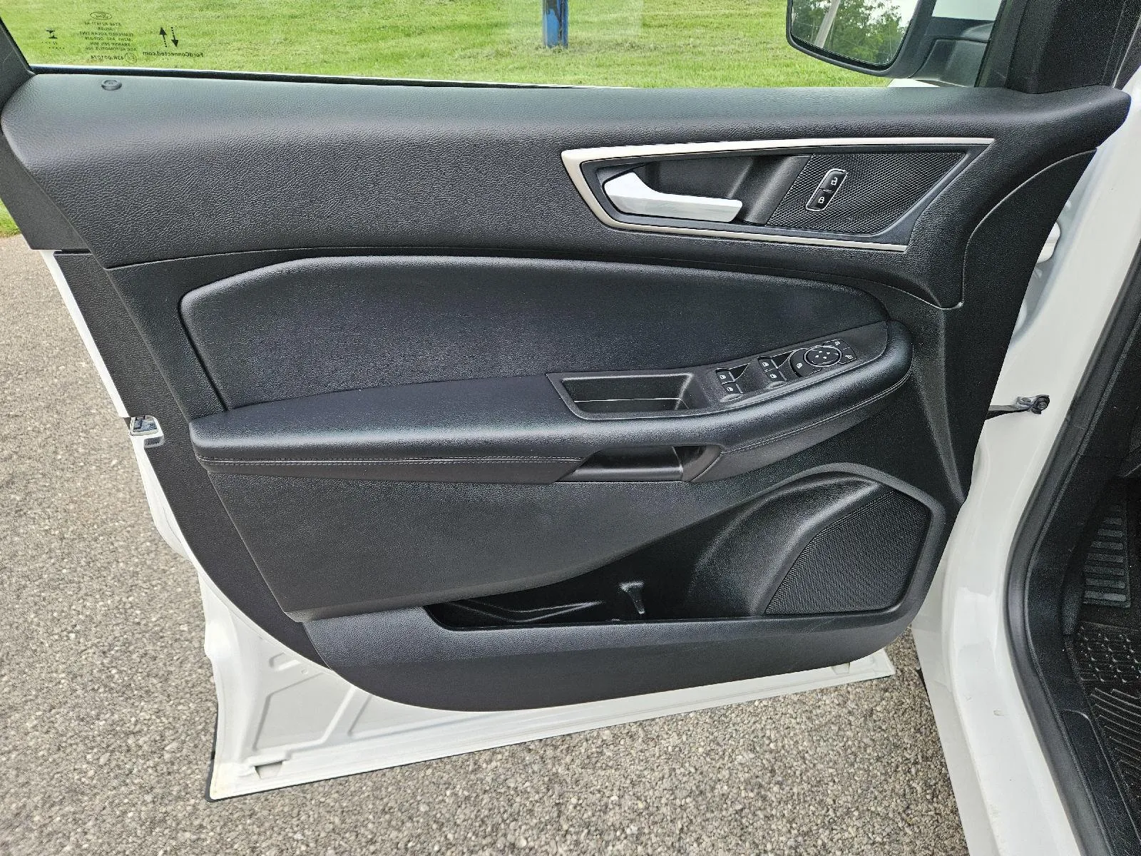 Ford Edge photo 11