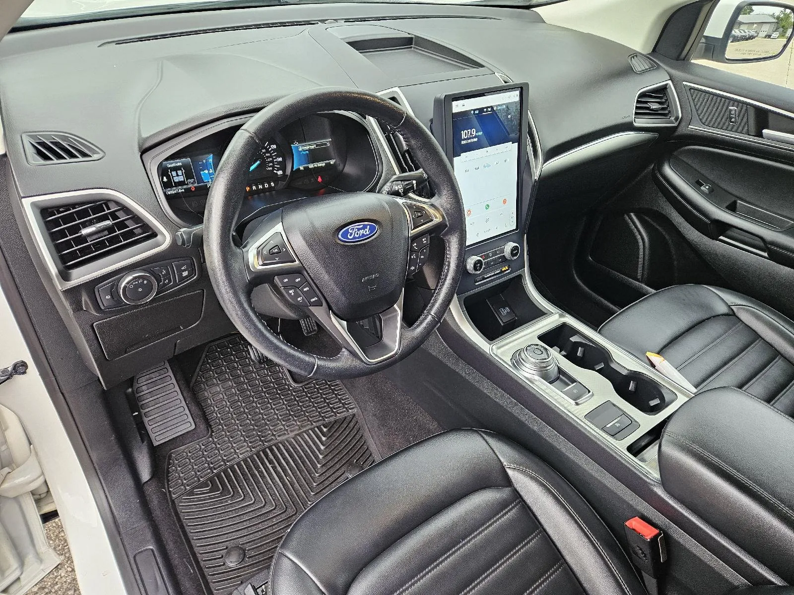 Ford Edge photo 12