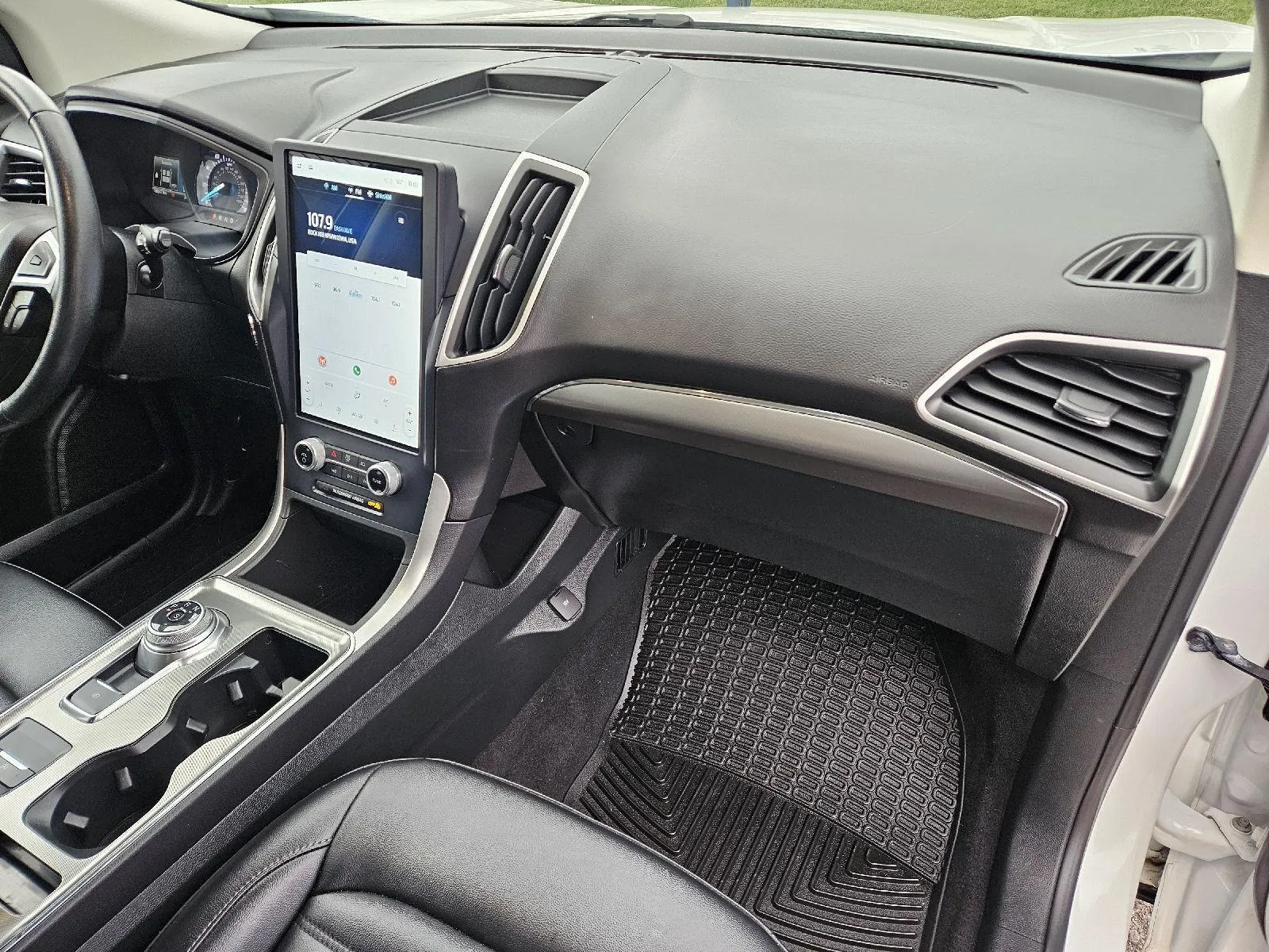 Ford Edge photo 16