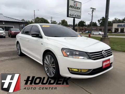 White 2015 Volkswagen Passat 1.8T Sport for sale in Marion, IA