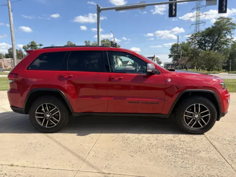 More photos of 2017 Jeep Grand Cherokee Trailhawk 4WD at Houdek Auto Center, IA