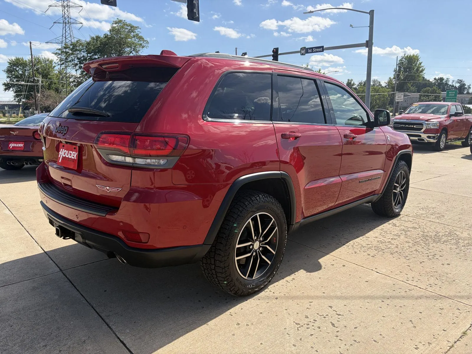 Jeep Grand Cherokee photo 8