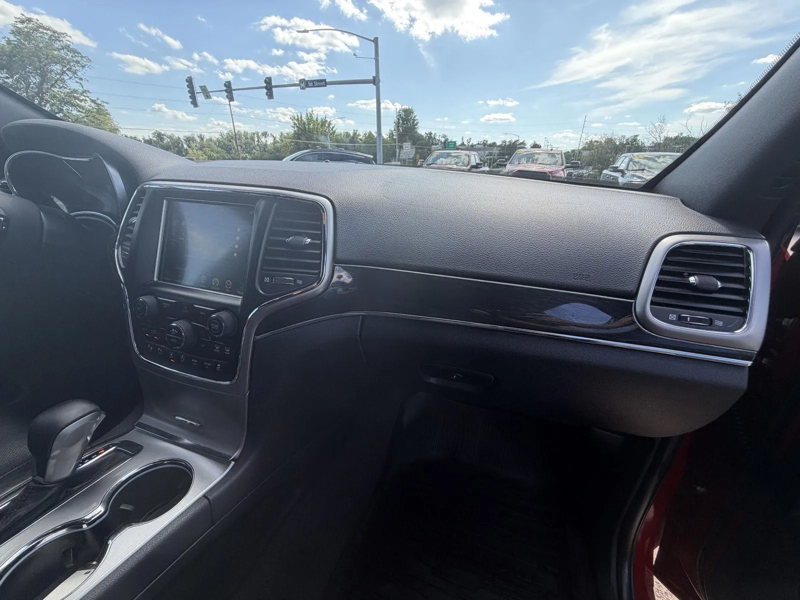 Jeep Grand Cherokee photo 14