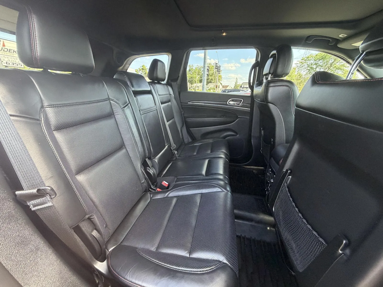 Jeep Grand Cherokee photo 17