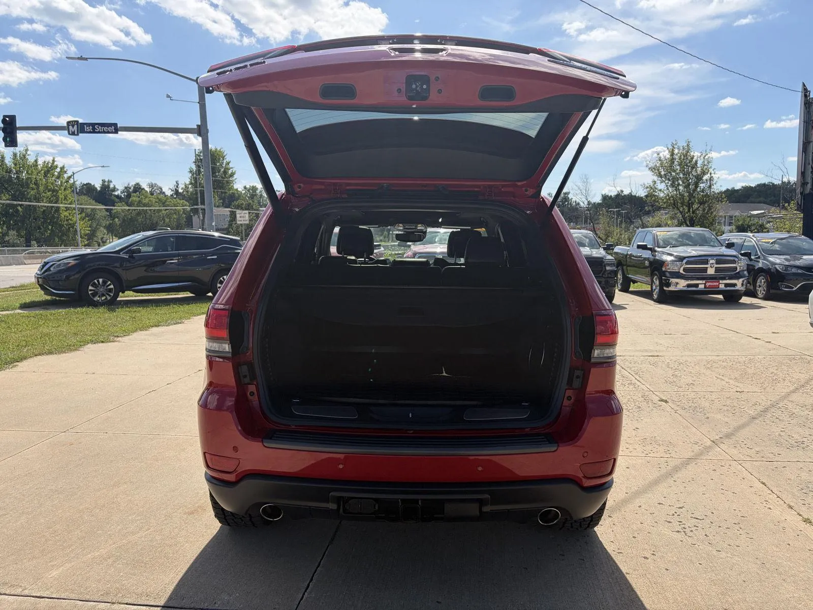 Jeep Grand Cherokee photo 24
