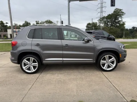 More photos of 2016 Volkswagen Tiguan R-Line at Houdek Auto Center, IA