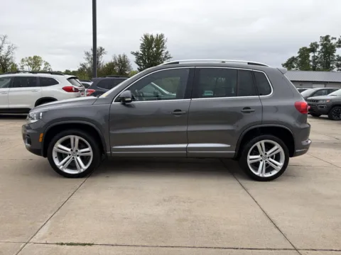 More photos of 2016 Volkswagen Tiguan R-Line at Houdek Auto Center, IA