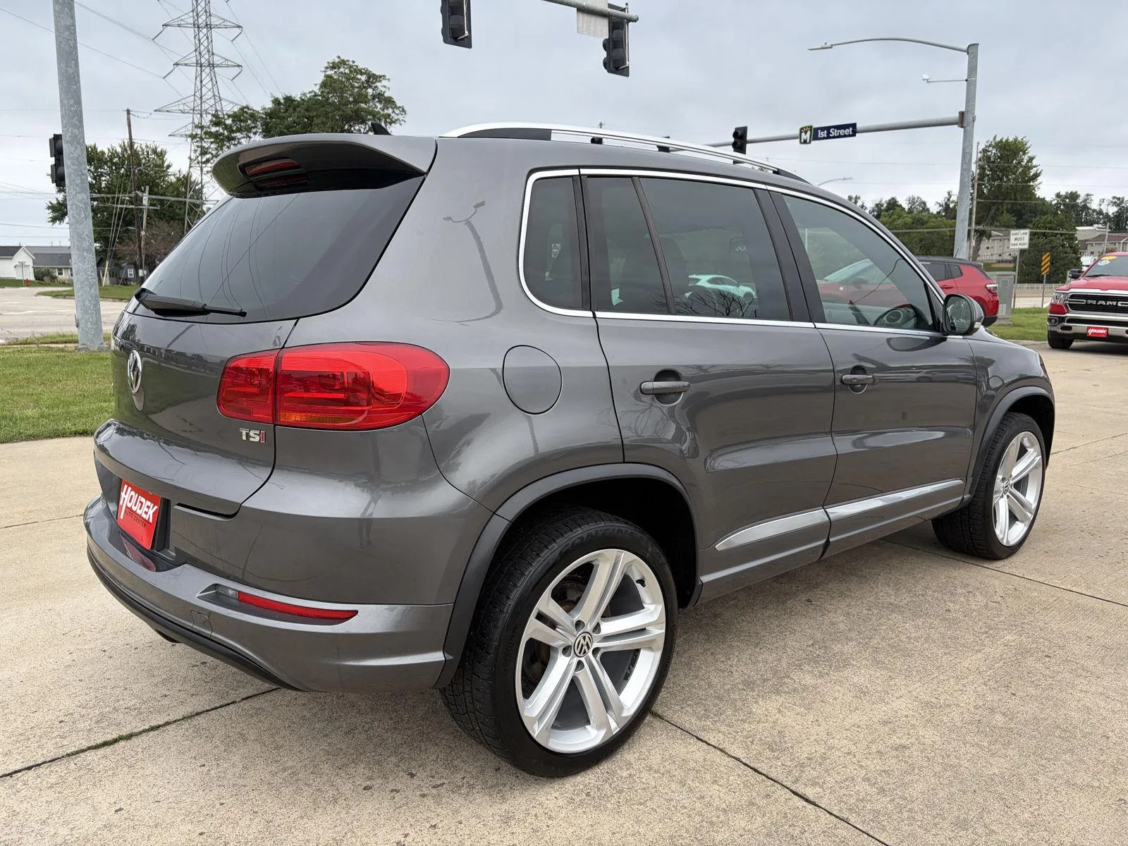 Volkswagen Tiguan photo 8