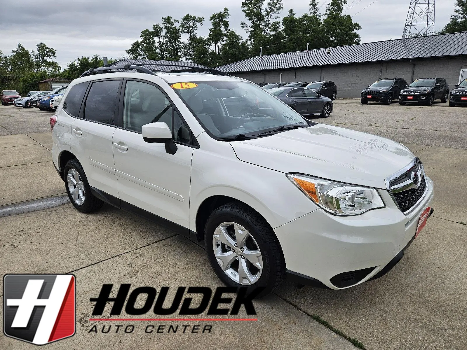 White 2015 Subaru Forester 2.5i Premium for sale in Marion, IA