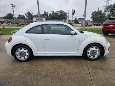 More photos of 2018 Volkswagen Beetle S at Houdek Auto Center, IA