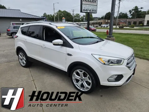 White 2017 Ford Escape Titanium for sale in Marion, IA
