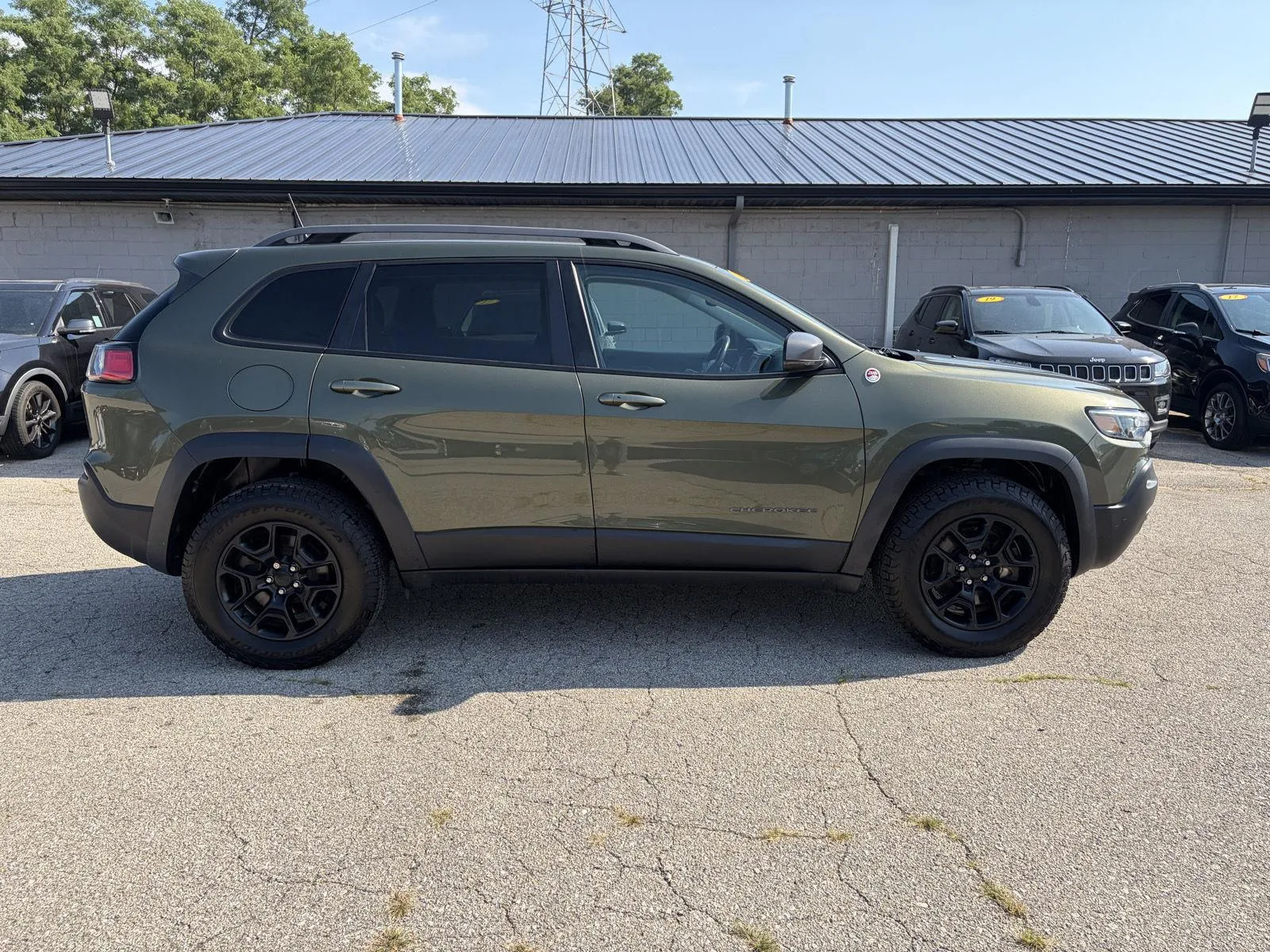 Jeep Cherokee photo 4