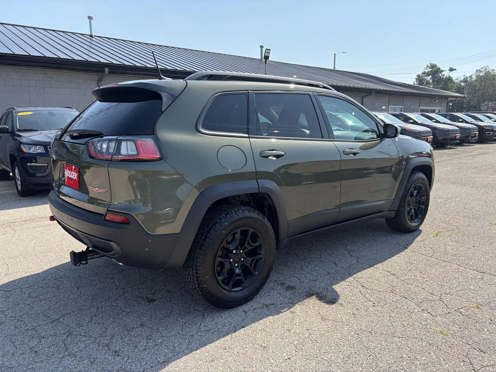 Jeep Cherokee photo 8