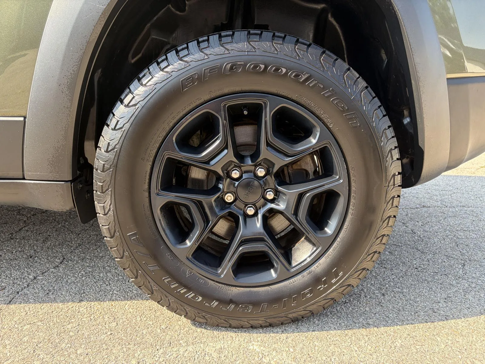 Jeep Cherokee photo 9