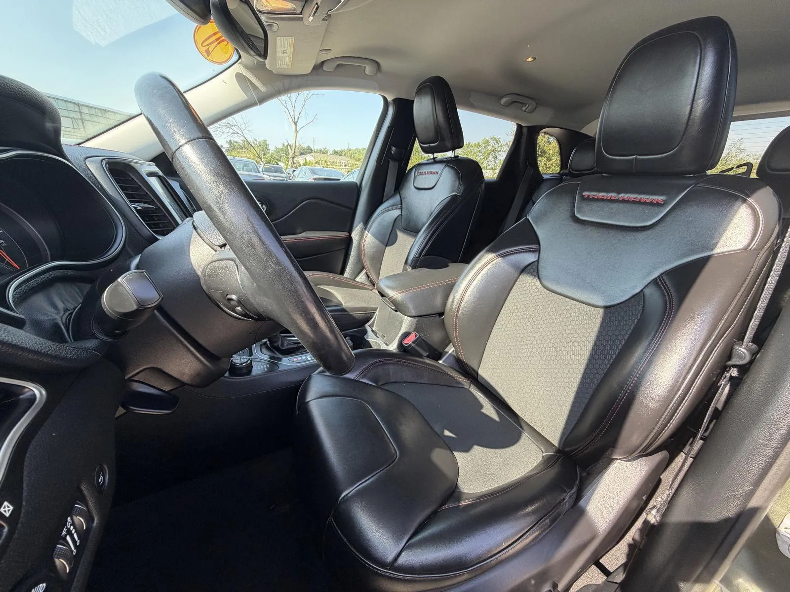 Jeep Cherokee photo 12