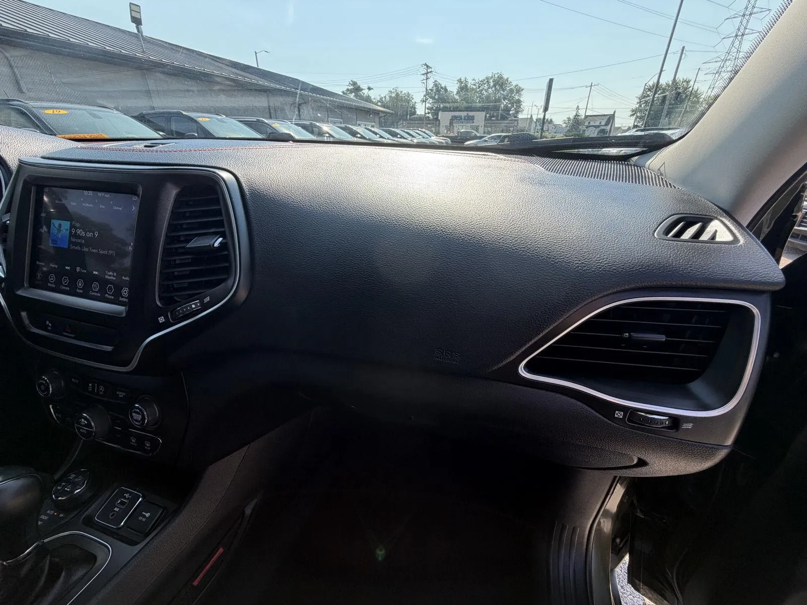 Jeep Cherokee photo 13