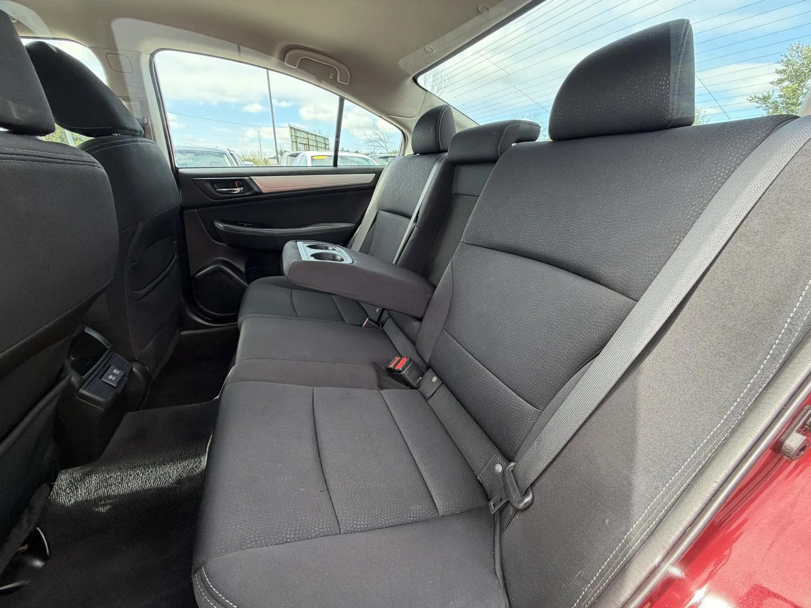 Subaru Legacy photo 16