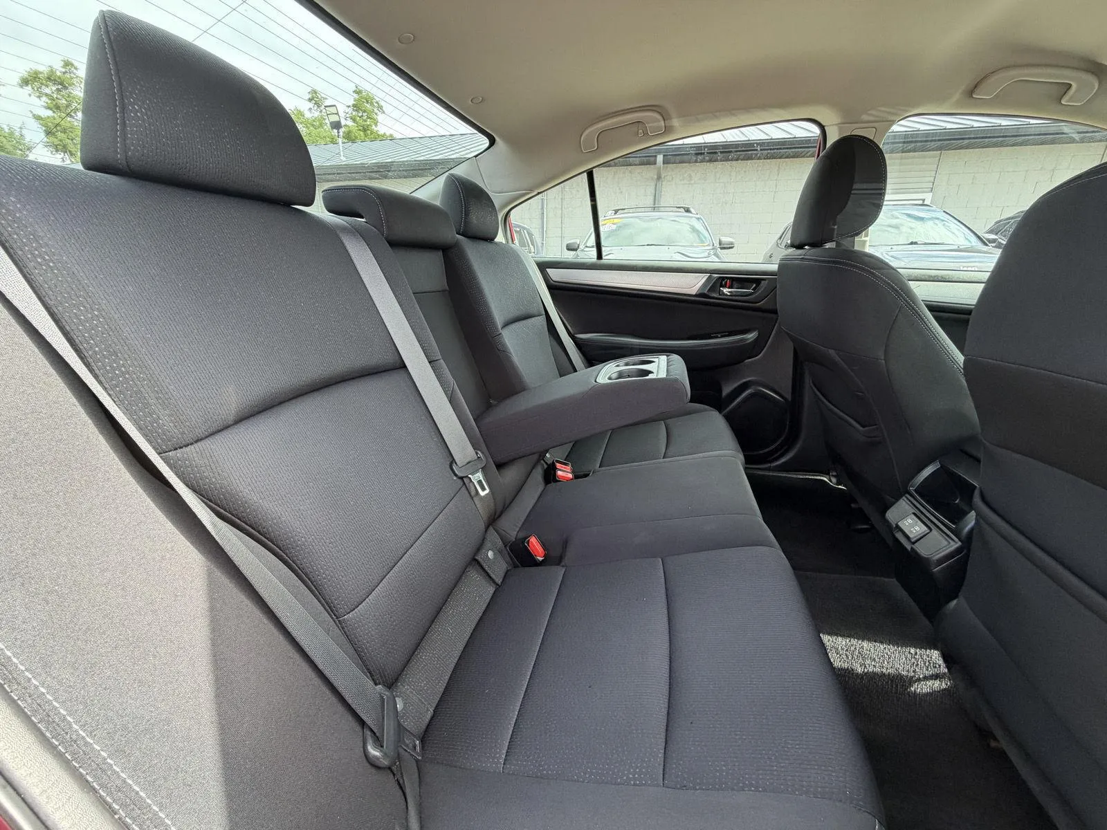 Subaru Legacy photo 17