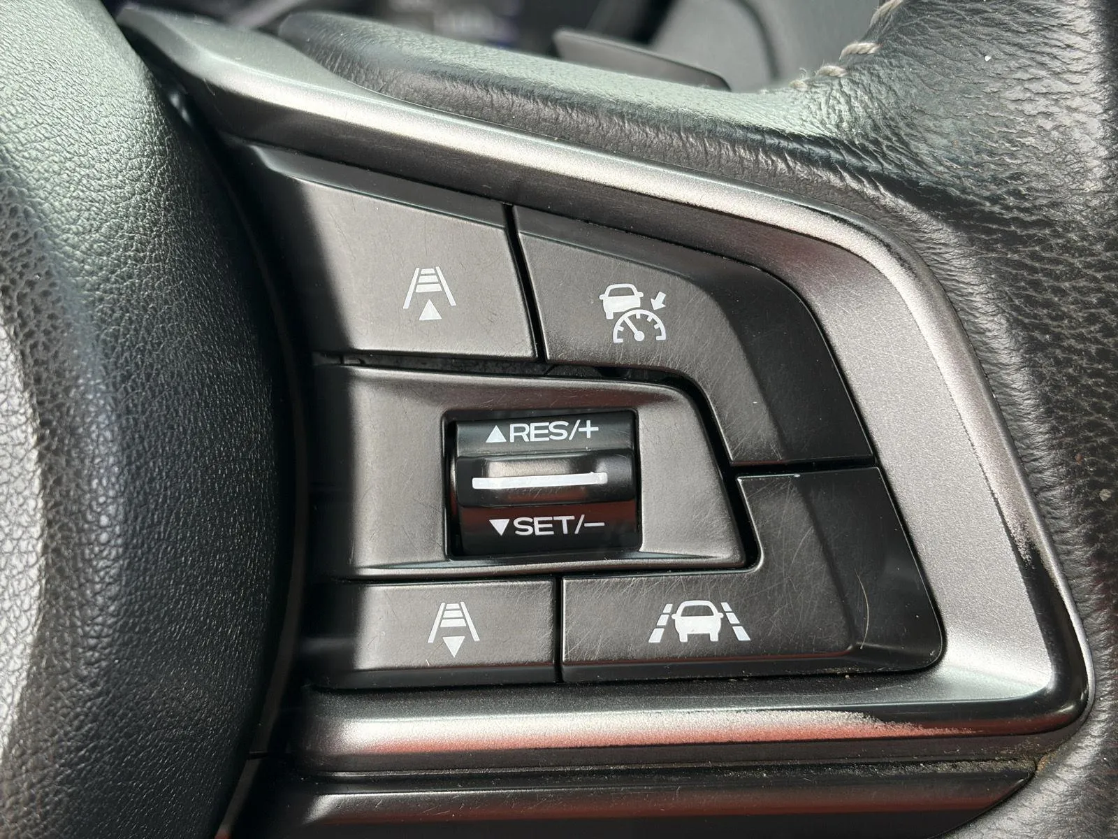 Subaru Legacy photo 24