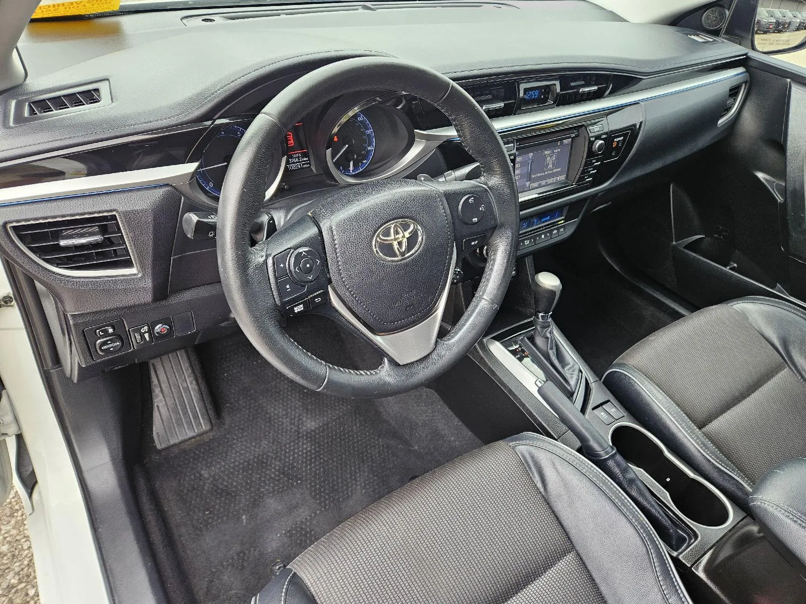 Toyota Corolla photo 12