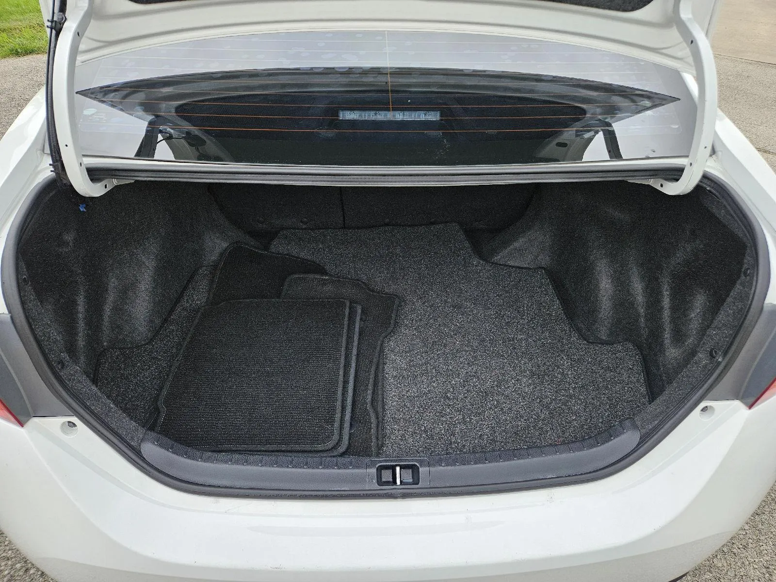 Toyota Corolla photo 18