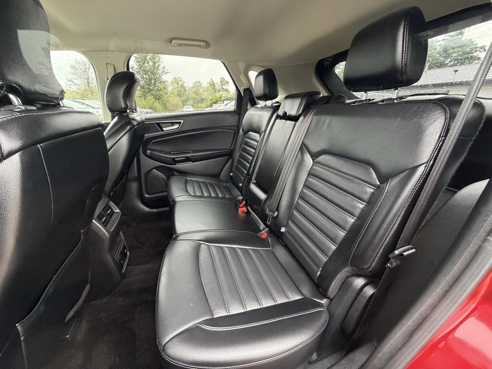 Ford Edge photo 16
