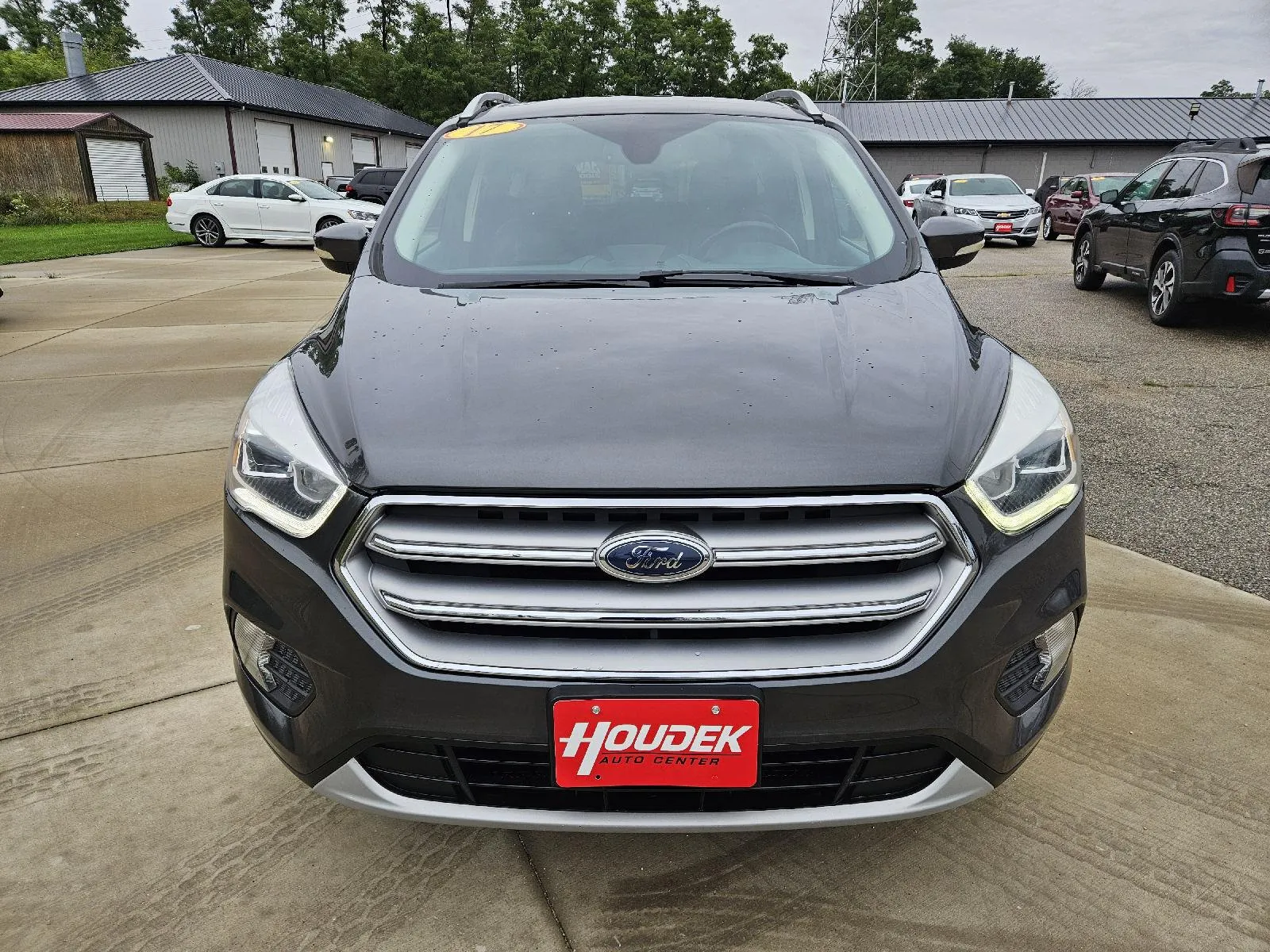 Ford Escape photo 2