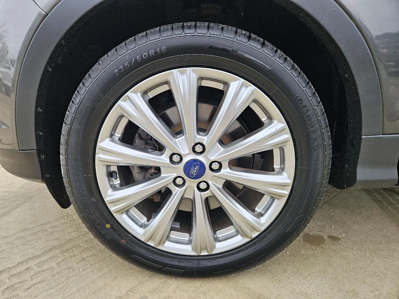 Ford Escape photo 9