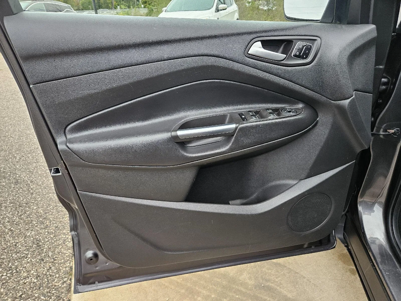 Ford Escape photo 12