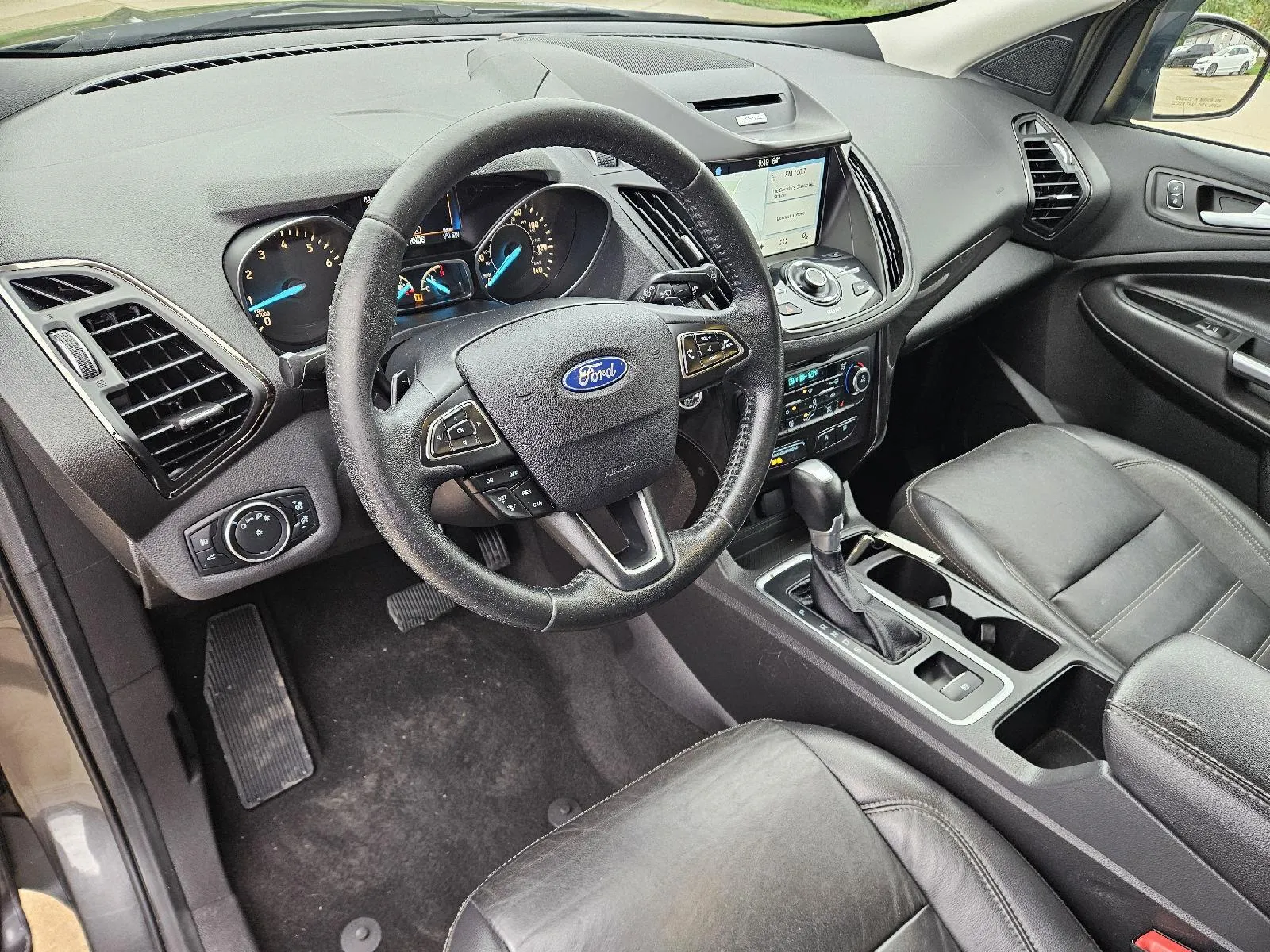 Ford Escape photo 13